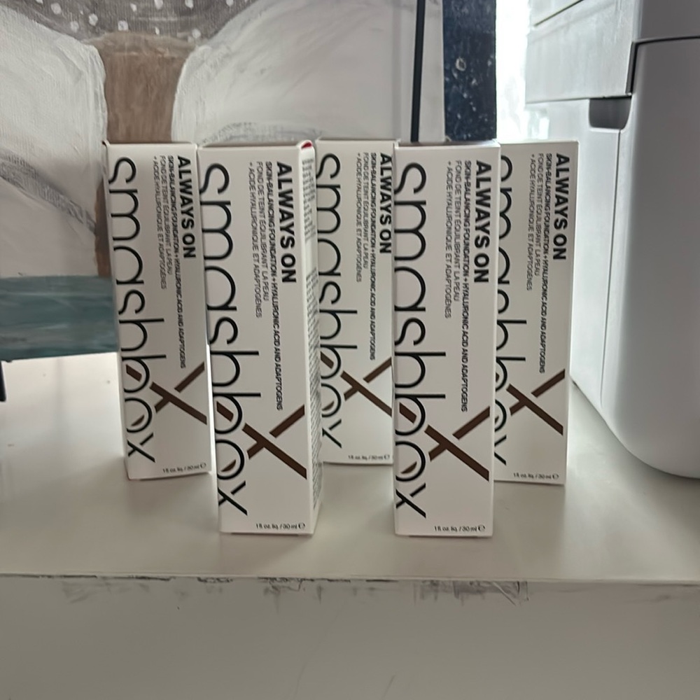 ‼️SMASHBOX 16 hour Foundation ‼️